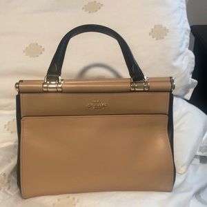 Gorgeous coach purse butter leather